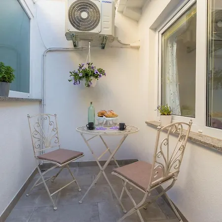 Lacea Apartment *